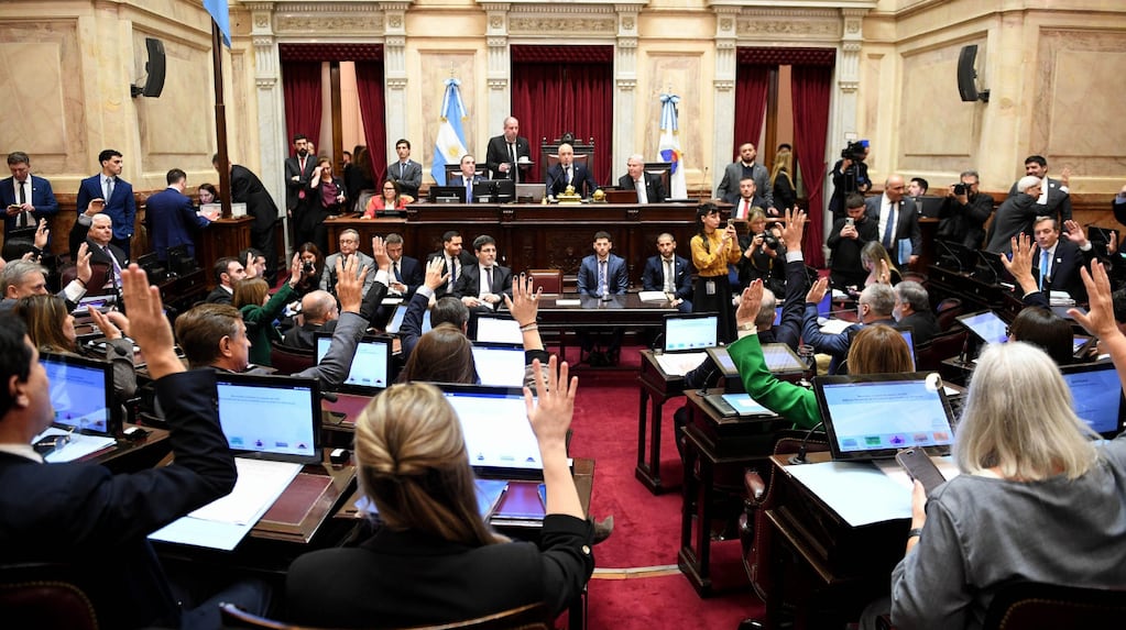 Los pases de factura en la mesa chica del Gobierno tras la última votacion en el Senado y los secretos de la visita del Papa