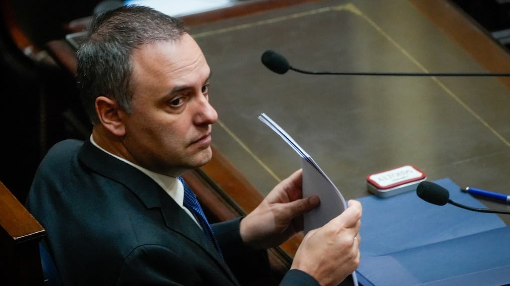 A horas de que venza el plazo, Manuel Adorni pidió a la Justicia más tiempo para justificar su patrimonio