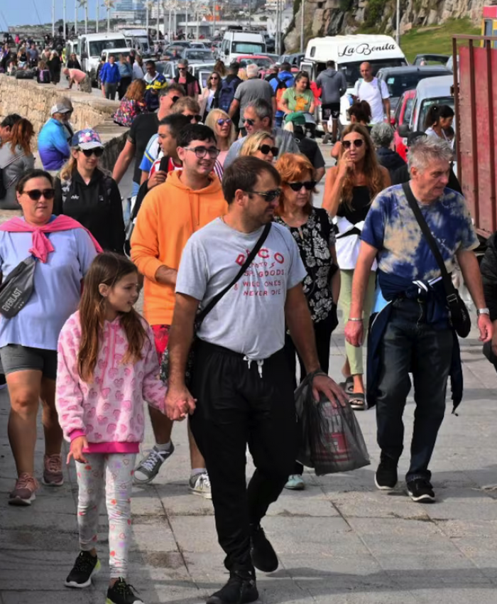 Fines de semana largos: crece la demanda de viajes pero se acortan las estadías y se aprovechan las ofertas