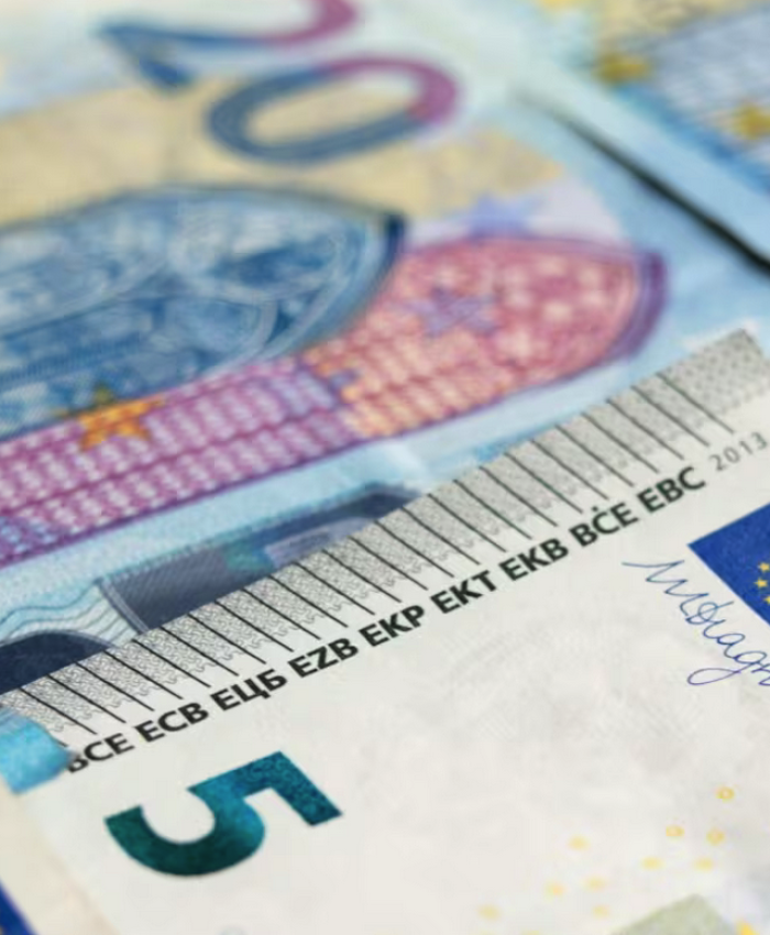 Euro hoy y euro blue: a cuánto cotizan este martes 28 de abril