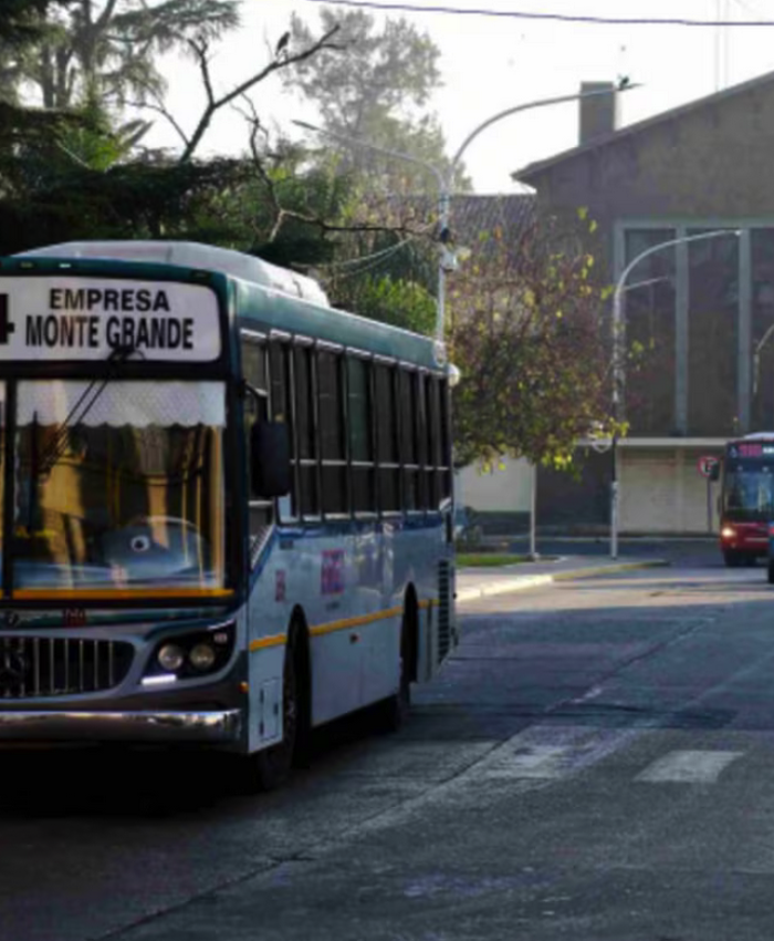 El gobierno bonaerense definió un nuevo aumento para el transporte y los colectivos suben 11% desde hoy
