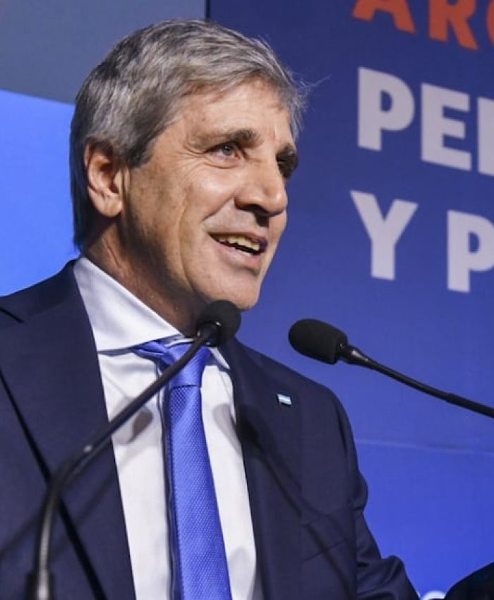 Caputo inicia su agenda en el G20 para defender su plan económico y buscar nuevos apoyos de Scott Bessent y Kristalina Georgieva