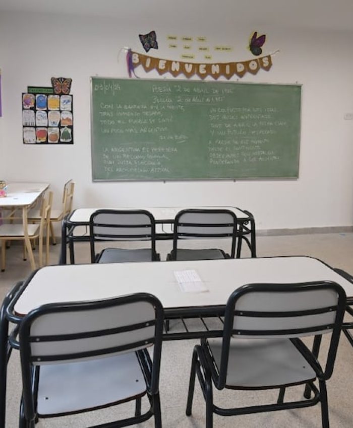 Rige el paro docente en todo el país, en un clima de tensión por los controles del Gobierno