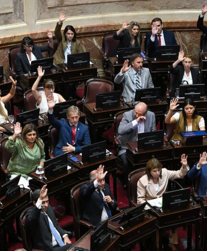 El Gobierno busca aprobar la ley de Propiedad Privada en el Senado y negocia voto a voto con sus aliados