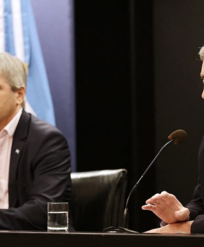 El Gobierno dejó subir al dólar: el impacto en el resto de las variables financieras