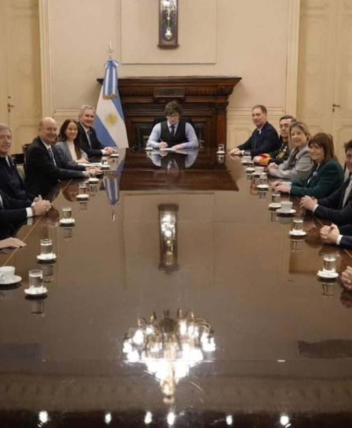 Milei volverá a encabezar hoy una reunión de gabinete y mañana recibirá a los legisladores de LLA para definir la estrategia en el Congreso