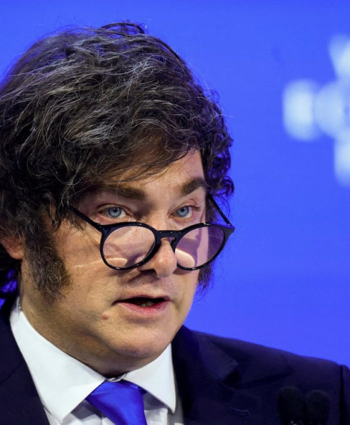 El Gobierno celebra una leve mejora de los indicadores económicos, pero no logra cerrar su interna