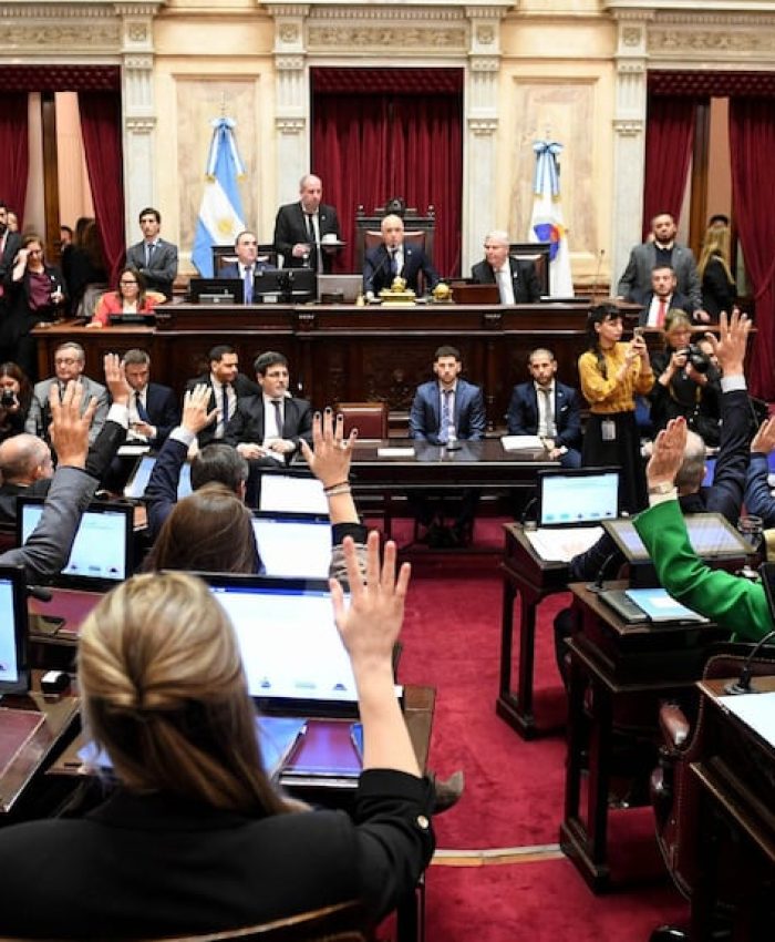 Los pases de factura en la mesa chica del Gobierno tras la última votacion en el Senado y los secretos de la visita del Papa